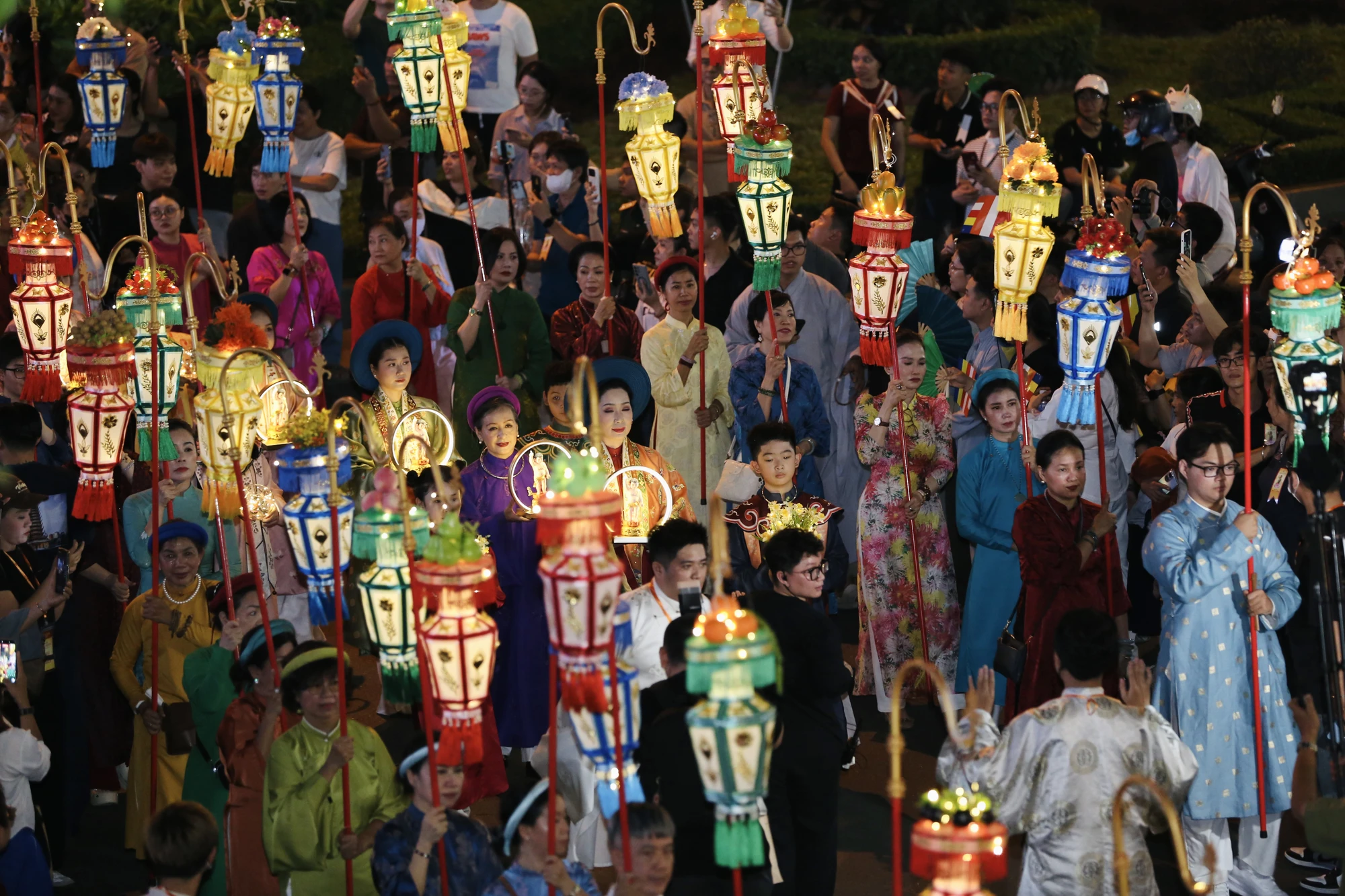 La fête de Vesak 2026 au Vietnam: Ferveur, spiritualité et splendeur des lumières